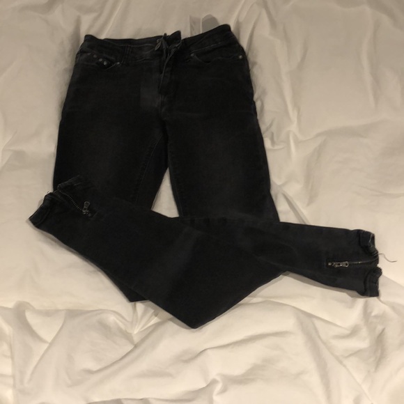 Gap - Picture 2 of 4